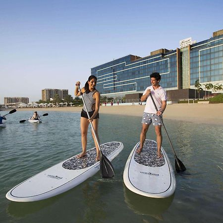 페어몬트 밥 알 바흐 호텔 아부다비 외부 사진 Stand Up Paddle Boarding at Jumeirah Beach Hotel