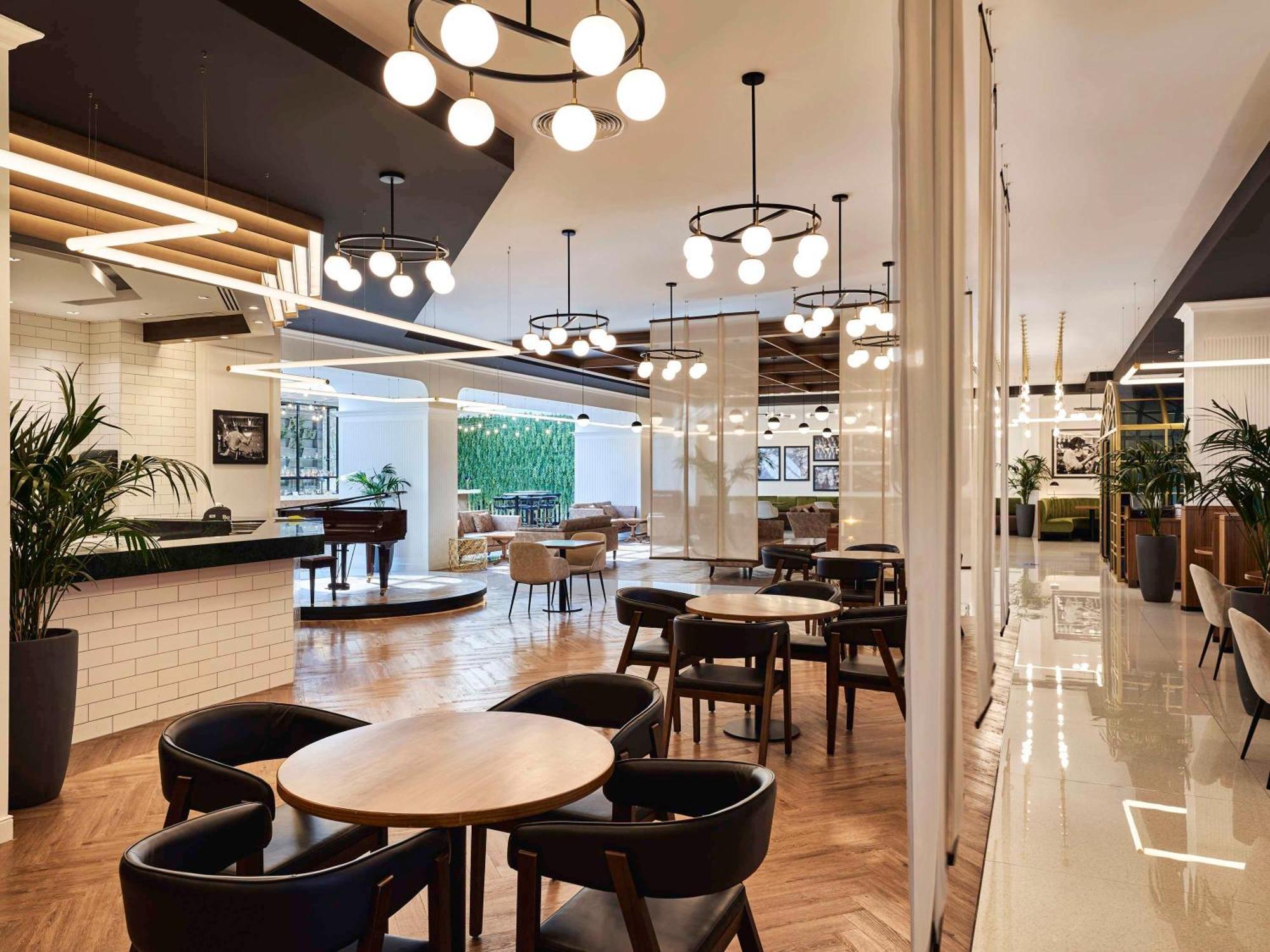 페어몬트 밥 알 바흐 호텔 아부다비 외부 사진 The lounge at Istanbul Ataturk Airport