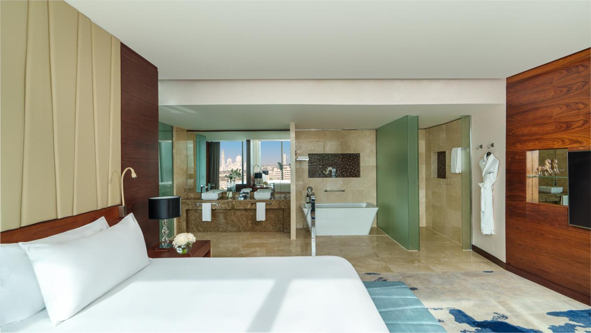 페어몬트 밥 알 바흐 호텔 아부다비 외부 사진 A guest room at the hotel
