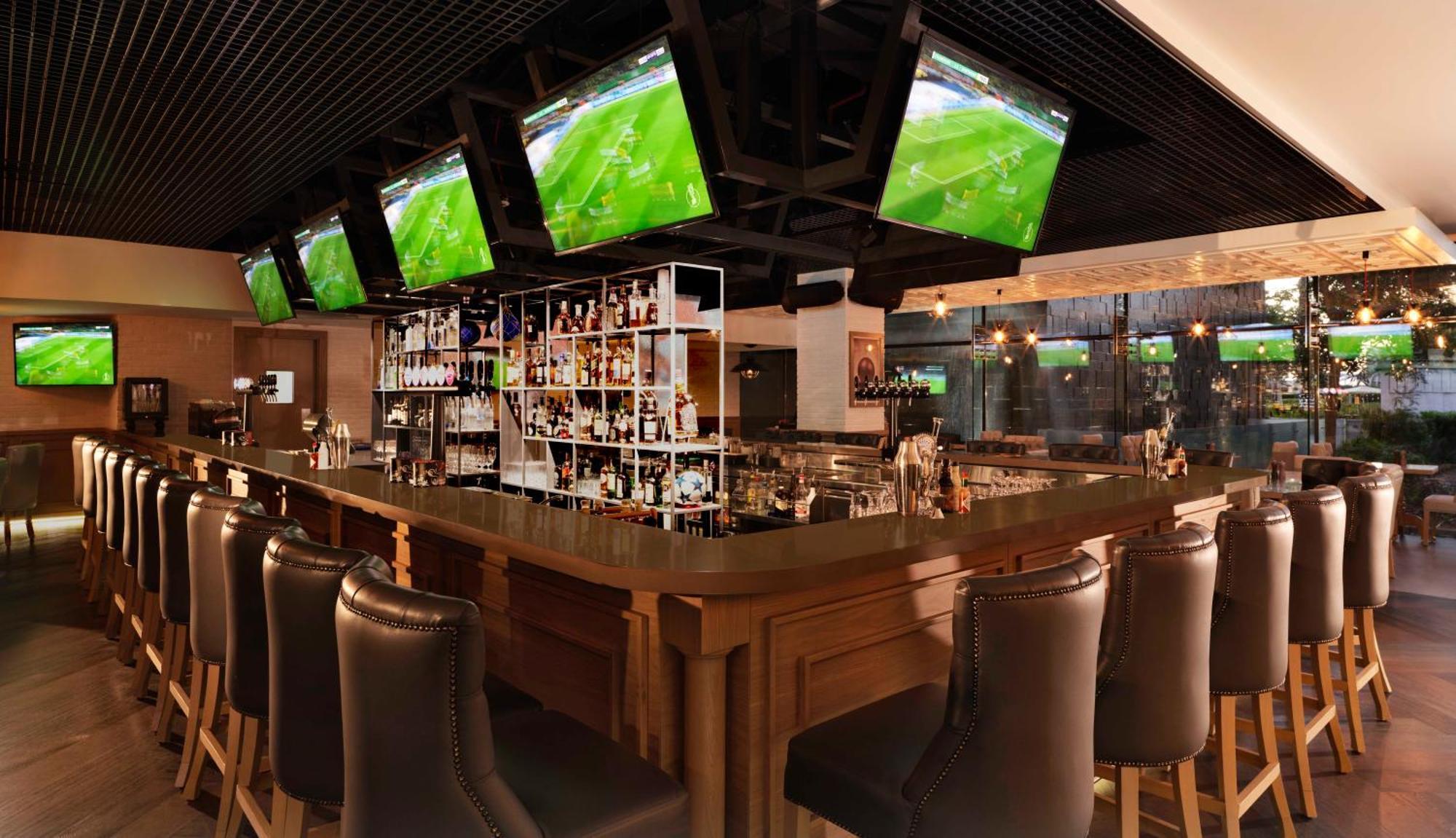페어몬트 밥 알 바흐 호텔 아부다비 외부 사진 The bar at the 2010 FIFA World Cup