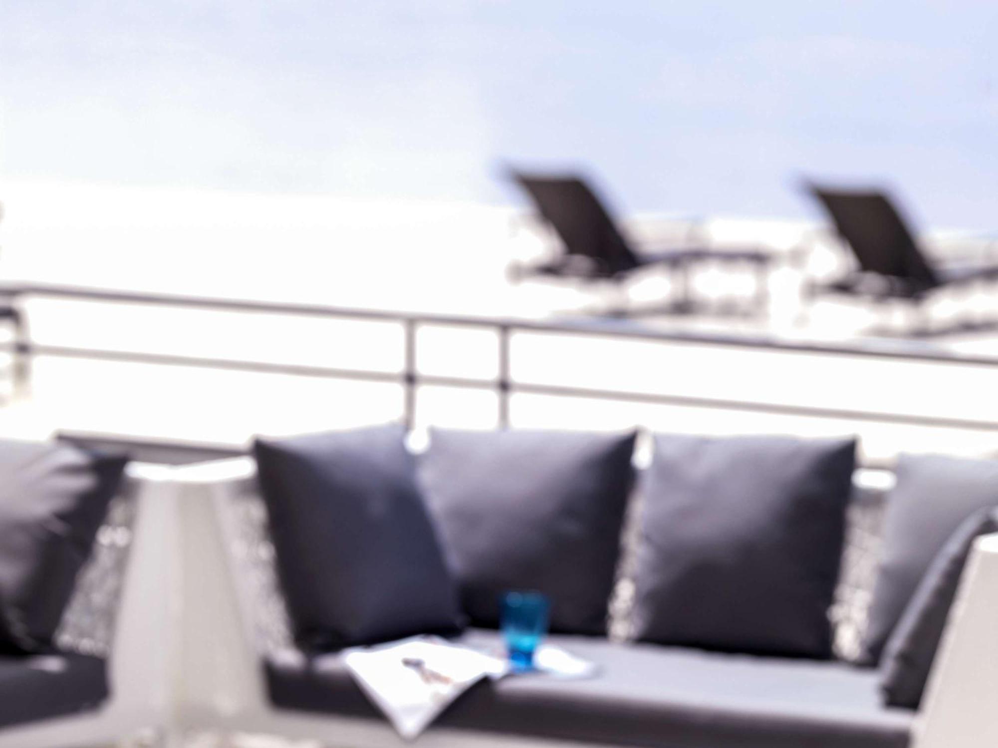 페어몬트 밥 알 바흐 호텔 아부다비 외부 사진 The rooftop terrace
